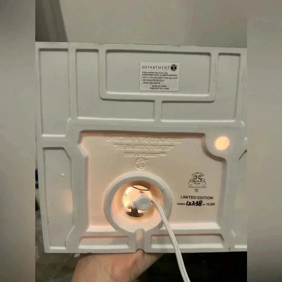 Dept 56 Christmas in the city - the majestic theatre - limited edition - Picture 7 of 14